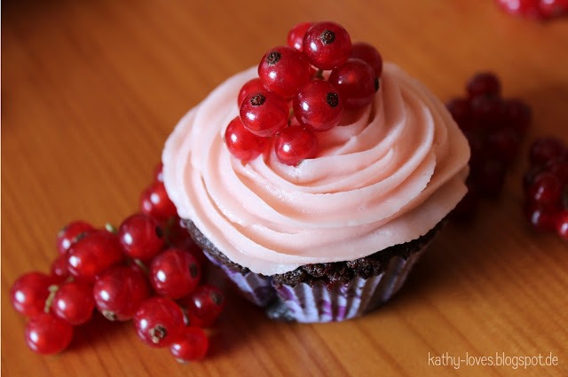 Johannisbeer Schoko Cupcakes - Sweet Bakery by Kathy Loves